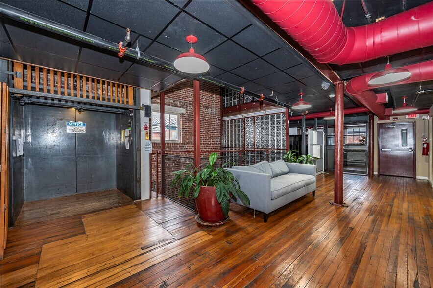 More Photos Of 47 E All Saints St, Frederick Loft Creative Space For Sale