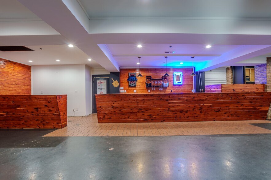 More Photos Of 4840 Hatch Blvd, Muscle Shoals Restaurant For Sale