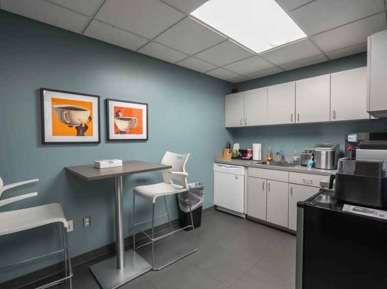 More Photos Of 17000 W Ten Mile Rd, Southfield Office For Sale