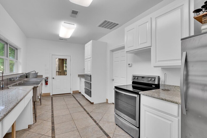 More Photos Of 1530 Buck Hill Rd, Ridgeway Industrial For Sale