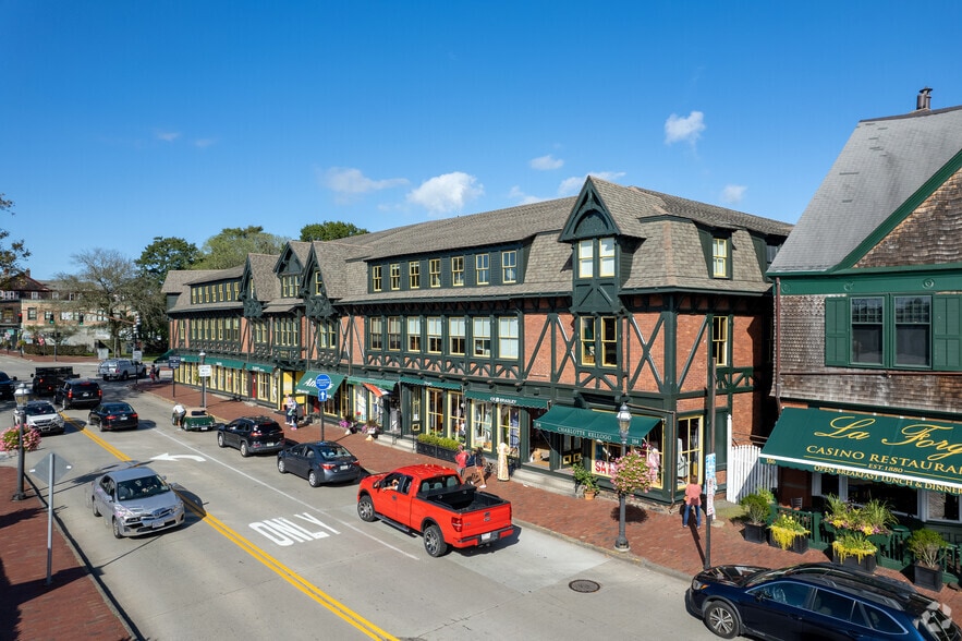 More Photos Of 160-184 Bellevue Ave, Newport General Retail For Lease