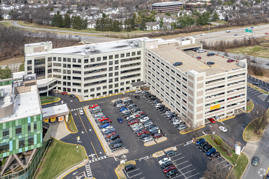 Primary Photo Of 4123 Dutchmans Ln, Louisville Medical For Lease