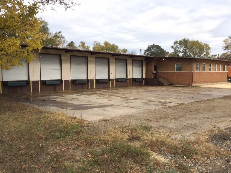 More Photos Of 720 Kennon Rd, Rockford Truck Terminal For Sale