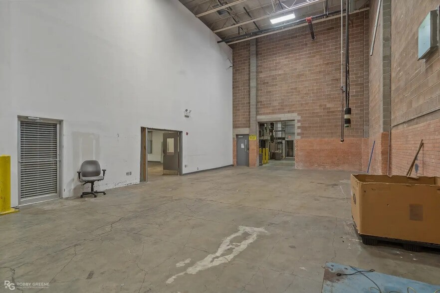 More Photos Of 400 Lake St, Shreveport Warehouse For Lease
