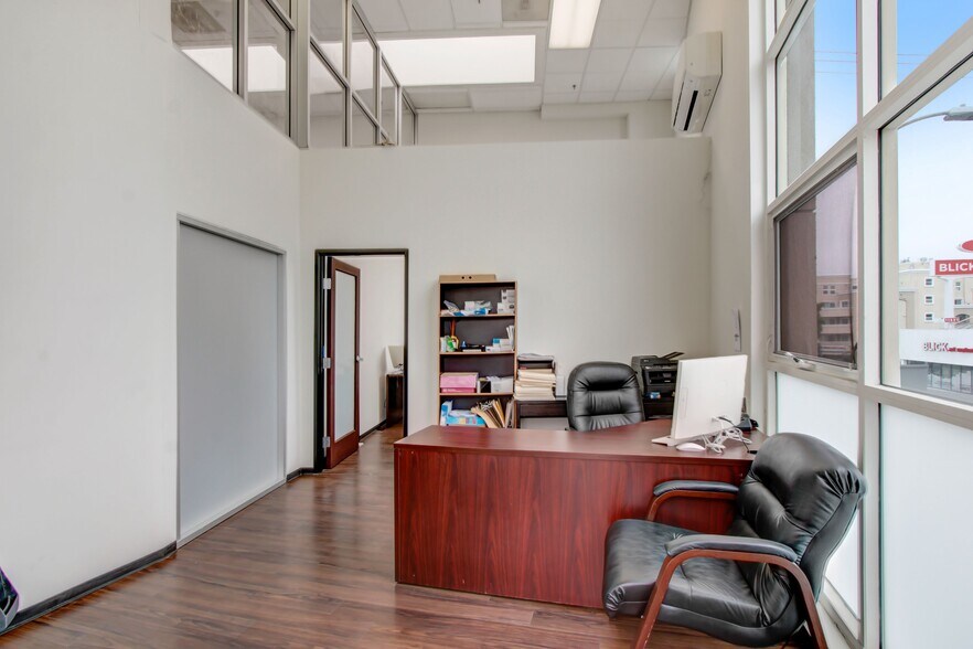 More Photos Of 11500-11518 Santa Monica Blvd, Los Angeles Office For Lease