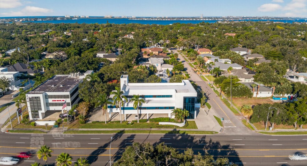 More Photos Of 2426 S Tamiami Trl, Sarasota Medical For Sale