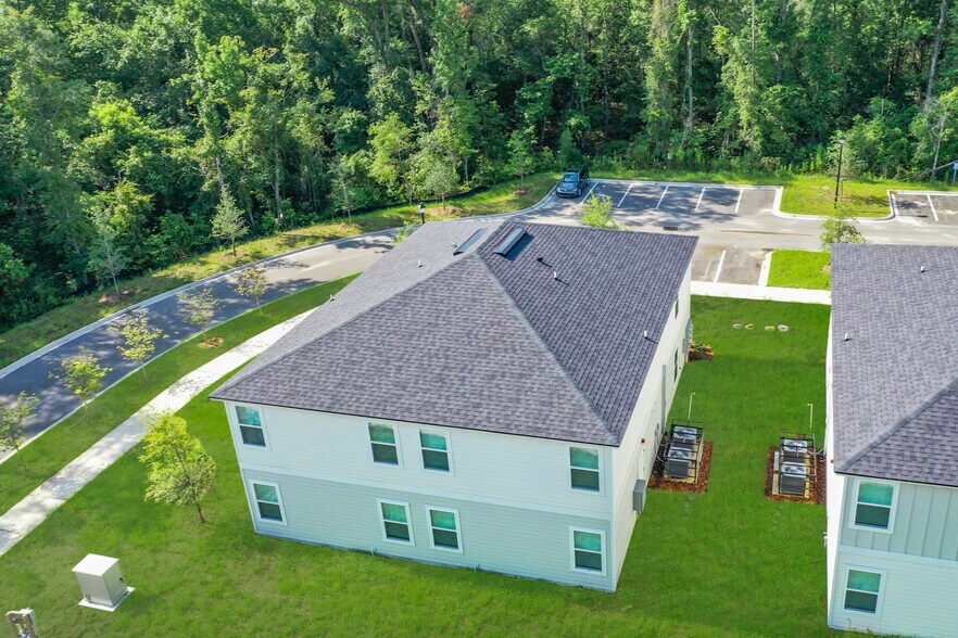 More Photos Of 6421 Breezy Oaks Way, Jacksonville Apartments For Sale