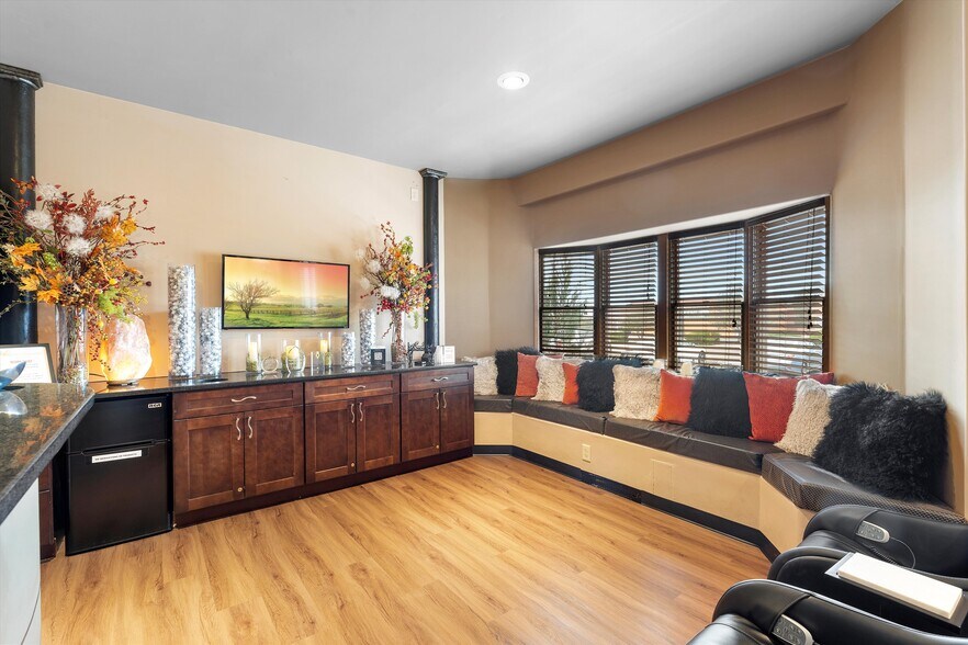 More Photos Of 546 Harkle Rd, Santa Fe Medical For Sale