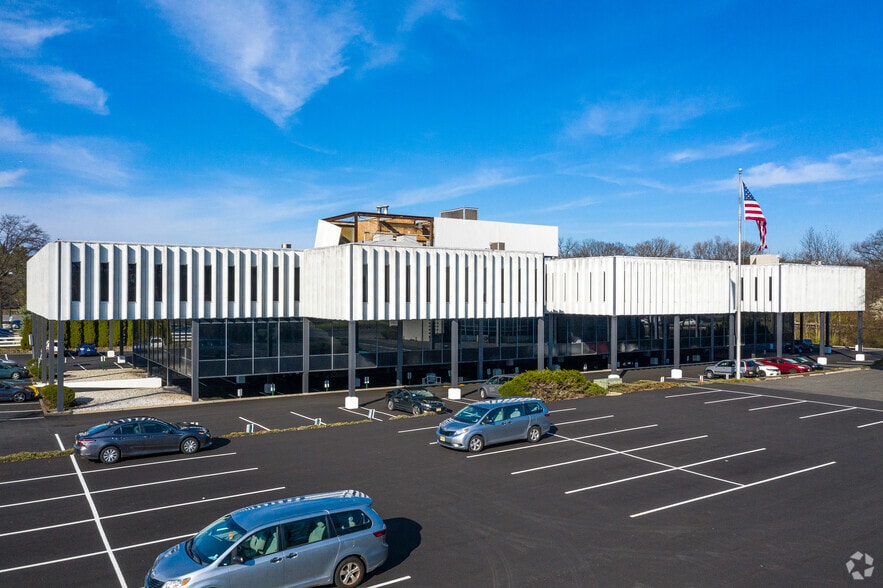 More Photos Of 1373 Broad St, Clifton Office For Lease