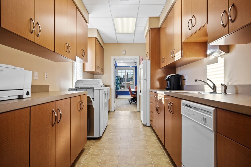 More Photos Of 1117 E Landis Ave, Vineland Office Residential For Lease