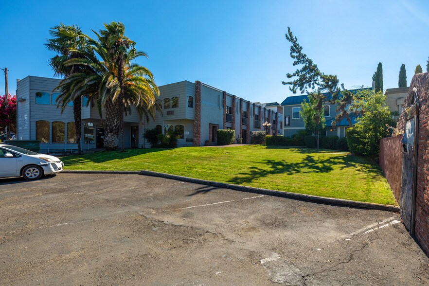More Photos Of 367-387 N State St, Ukiah Office For Sale