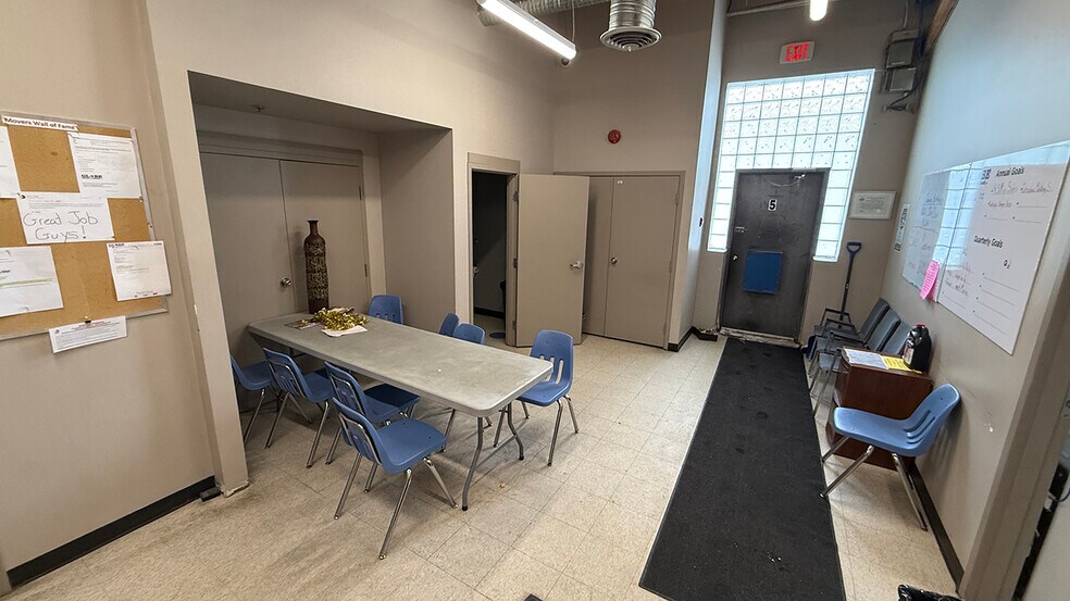 More Photos Of 1373 Spruce St, Winnipeg Manufacturing For Sale