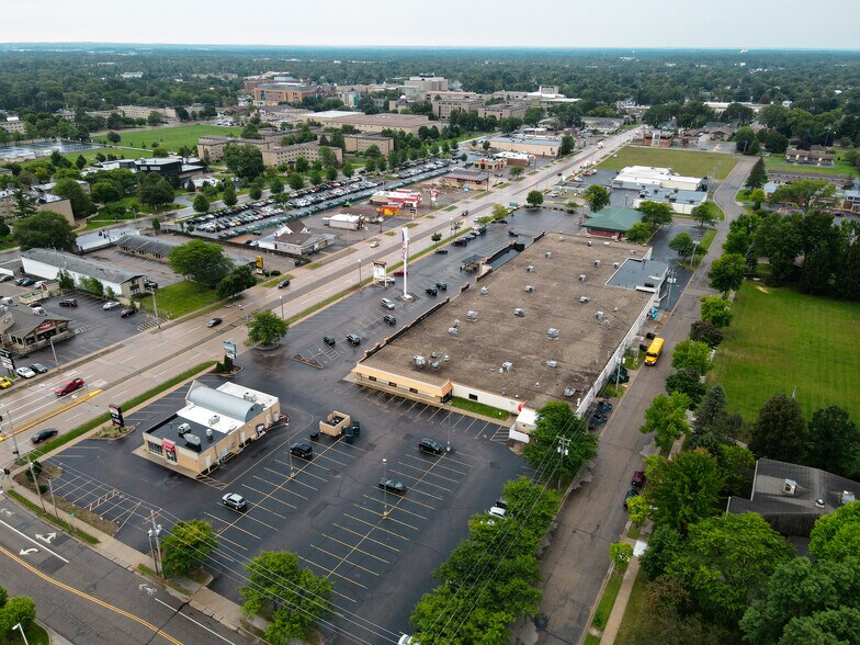 More Photos Of 200 Division St, Stevens Point Storefront For Lease