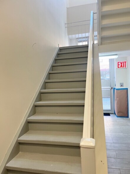 More Photos Of 405-407 Gates Ave, Brooklyn Loft Creative Space For Lease