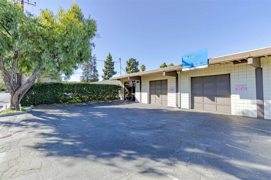 More Photos Of 1074-1078 Independence Ave, Mountain View Warehouse For Lease