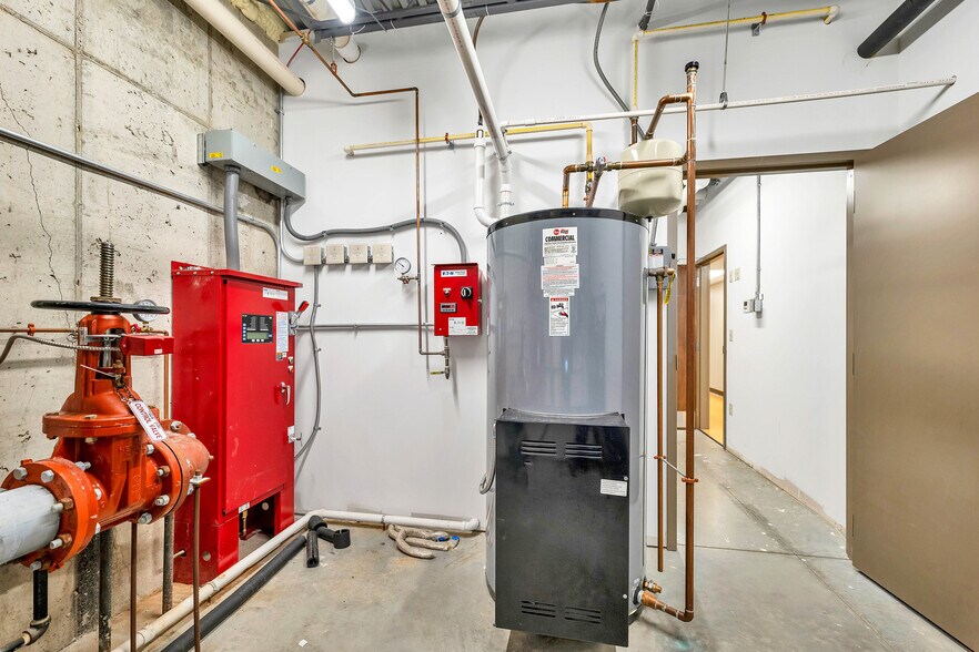 More Photos Of 81 Whittier Hwy, Moultonborough Office For Sale