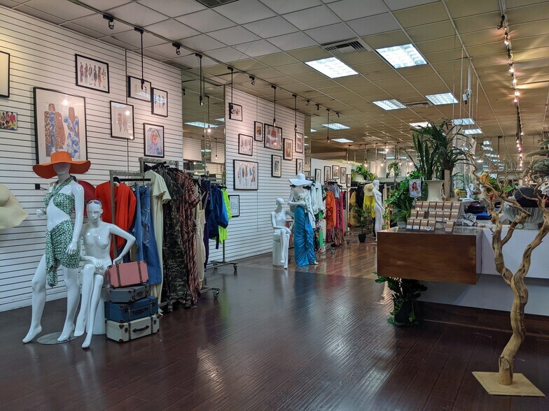 More Photos Of 201-207 S Market St, Inglewood Storefront For Lease