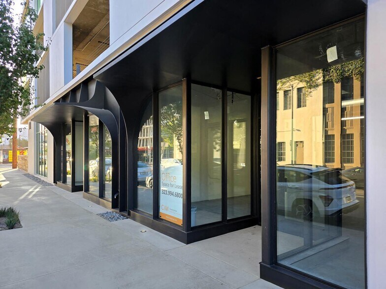 More Photos Of 7007 Romaine St, Los Angeles Office For Lease