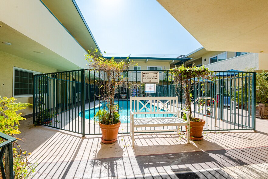 More Photos Of 8130 Norton Ave, West Hollywood Apartments For Sale