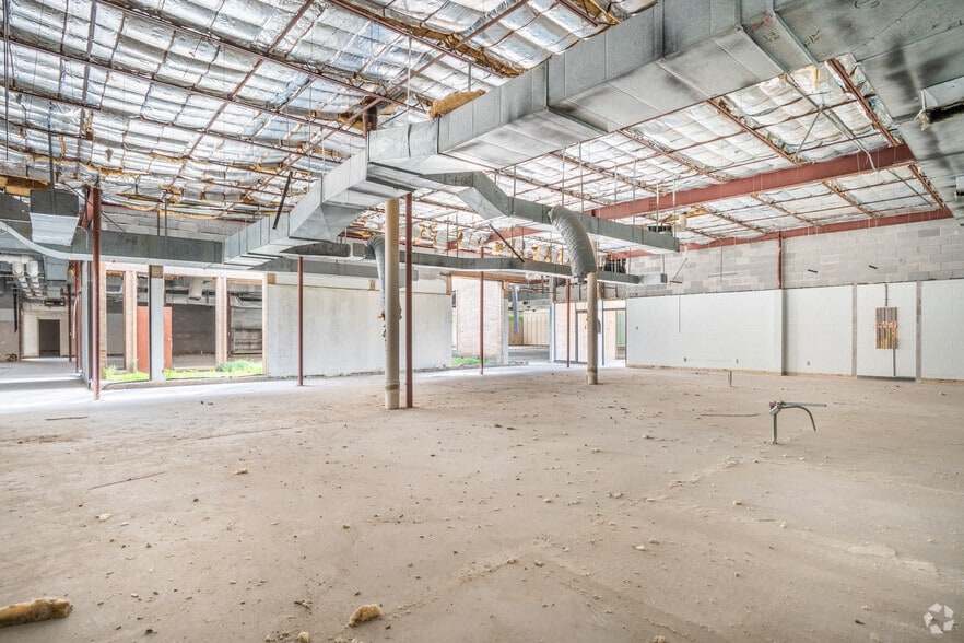 More Photos Of 3100 Gulf Fwy, La Marque Office For Sale