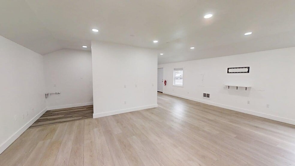 More Photos Of 11518 NE Sandy Blvd, Portland Apartments For Sale