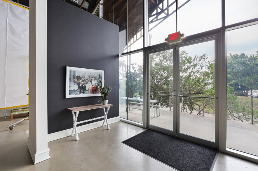 More Photos Of 1007 Folsom St, Dallas Loft Creative Space For Sale