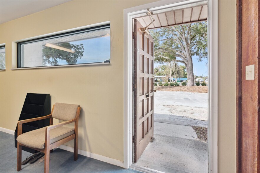 More Photos Of 13 Ne 3rd St, Chiefland Office For Sale