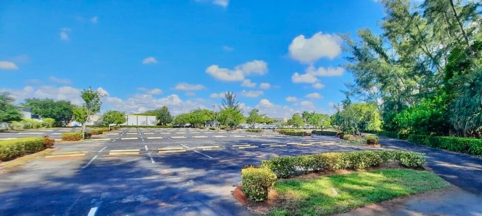 More Photos Of 895 SW 30th Ave, Pompano Beach Unknown For Lease