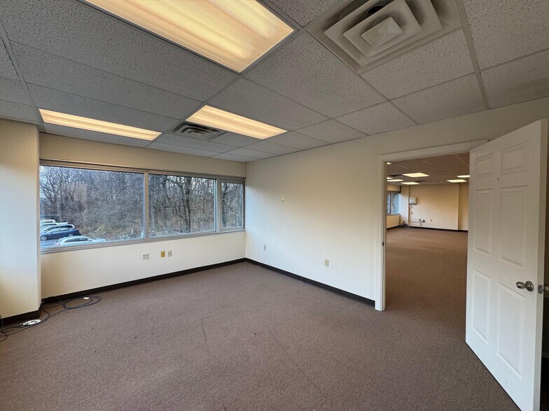 More Photos Of 1 Corwin Ct, Newburgh Medical For Lease