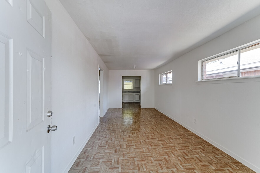 More Photos Of 2101 Hutton St, Houston Apartments For Sale
