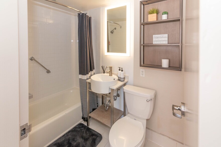 More Photos Of 101 W Fayette St, Baltimore Apartments For Sale