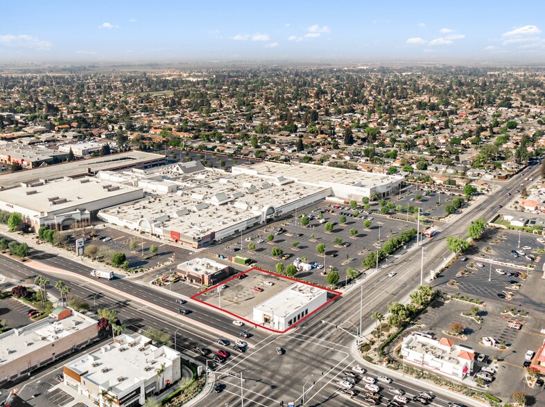 More Photos Of 2001 S Mooney Blvd, Visalia General Retail For Sale