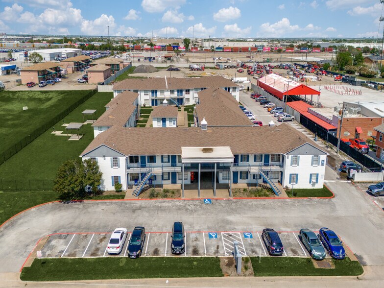 More Photos Of 2718 Sherman St, Grand Prairie Apartments For Sale