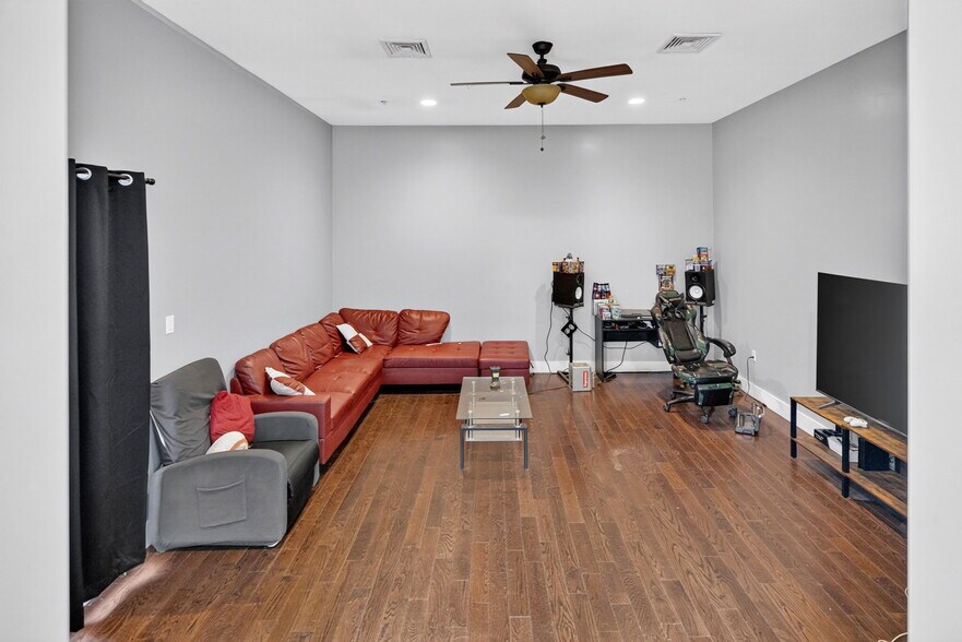 More Photos Of 83 Beaver St, Albany Apartments For Sale