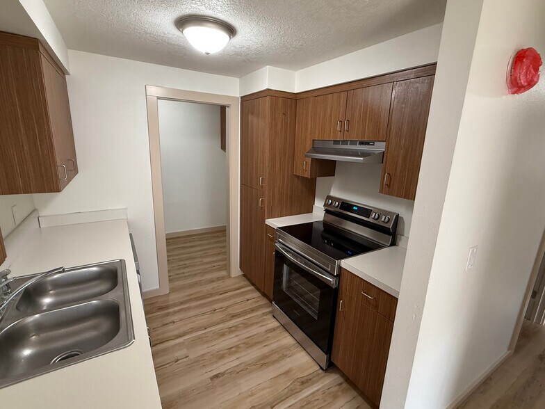 More Photos Of 4561 Chippewa Ct SE, Salem Multifamily For Sale