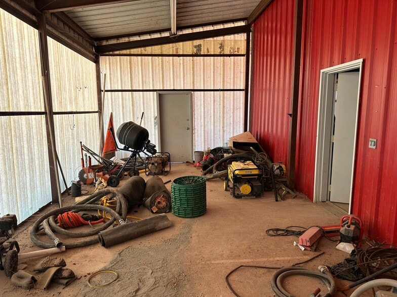 More Photos Of 3597 US Highway 84, Tuscola Warehouse For Lease