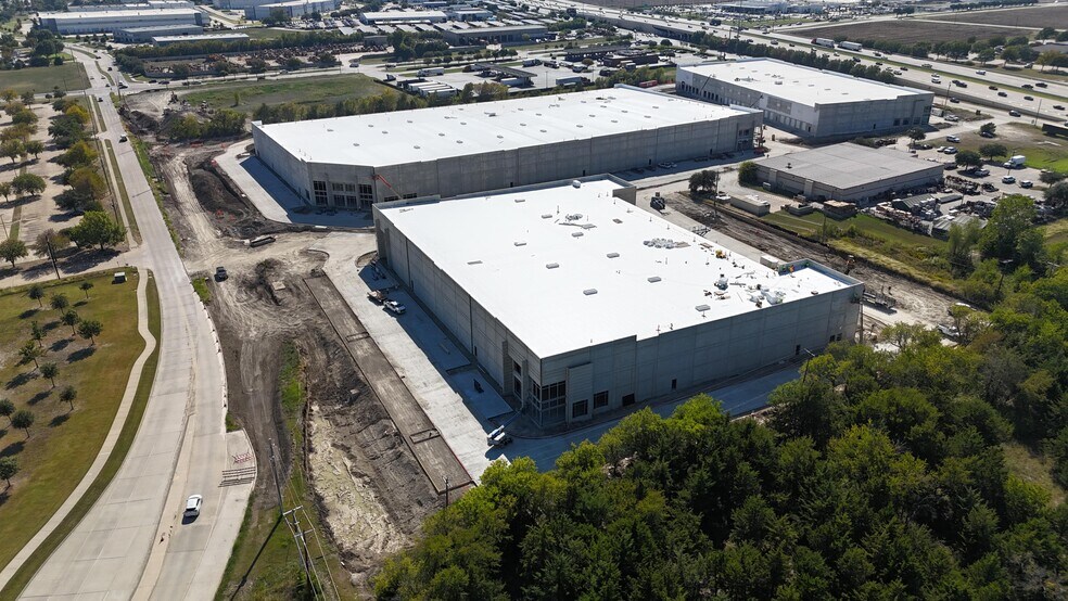 More Photos Of 3210 N Central Expy, McKinney Unknown For Lease