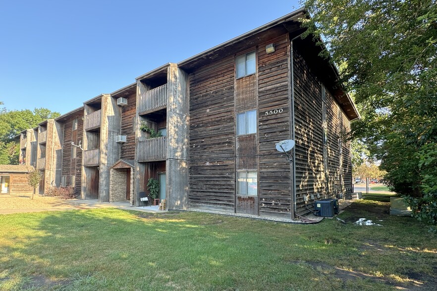 Primary Photo Of 5500 W 44th St, Sioux Falls Apartments For Sale