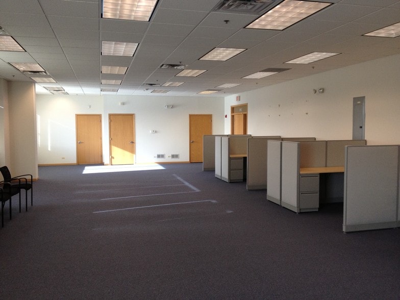 More Photos Of 1061 E Main St, East Dundee Office For Lease