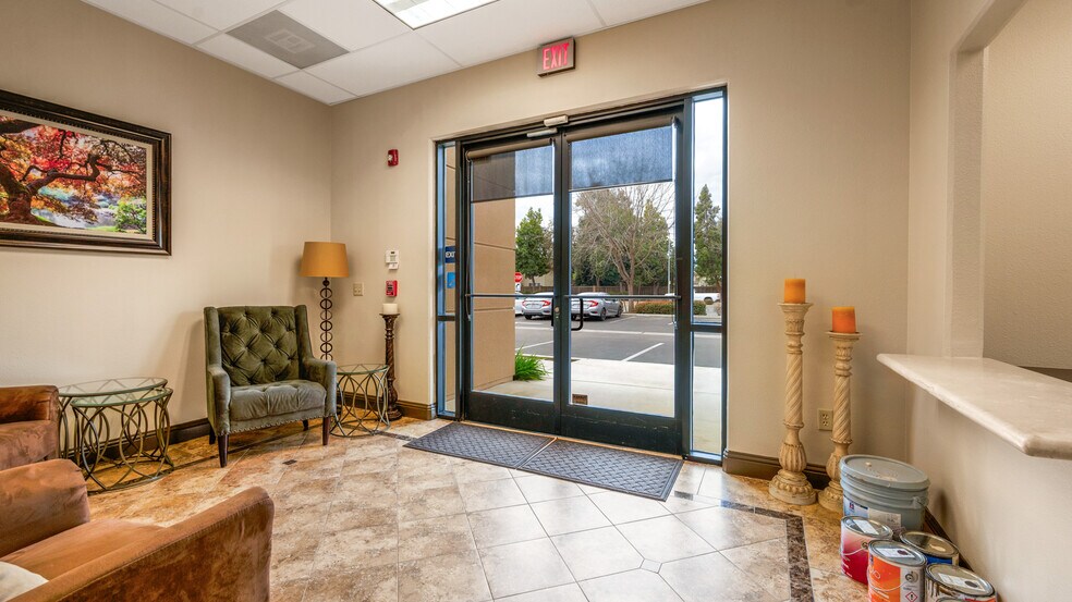 More Photos Of 7206 N Milburn Ave, Fresno Medical For Lease