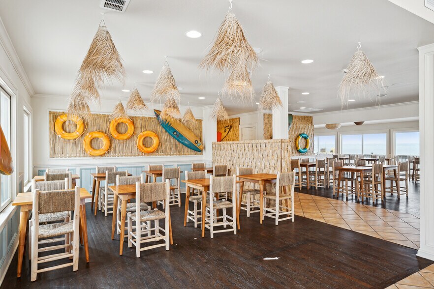 More Photos Of 363 Beach rd, Hampton Bays Restaurant For Lease