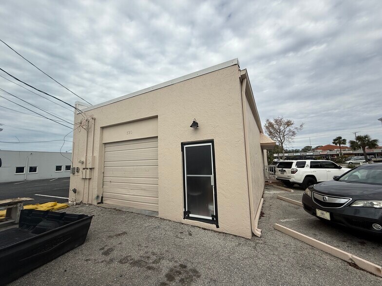 More Photos Of 520 E Venice Ave, Venice Storefront For Lease