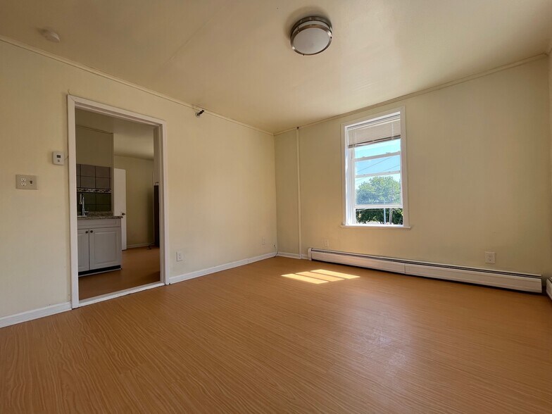 More Photos Of 4-6 John St, Waterbury Apartments For Sale