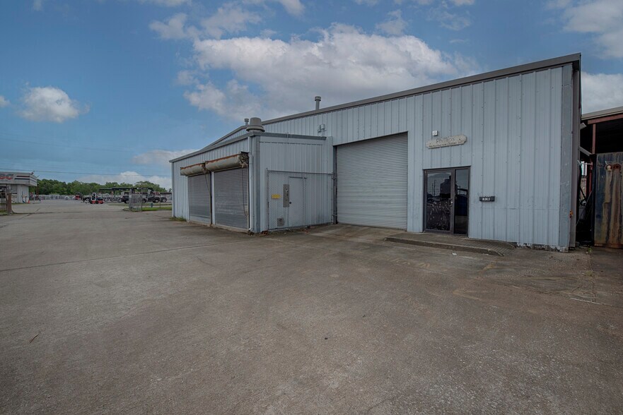 More Photos Of 12130 Highway 3, Webster Unknown For Lease