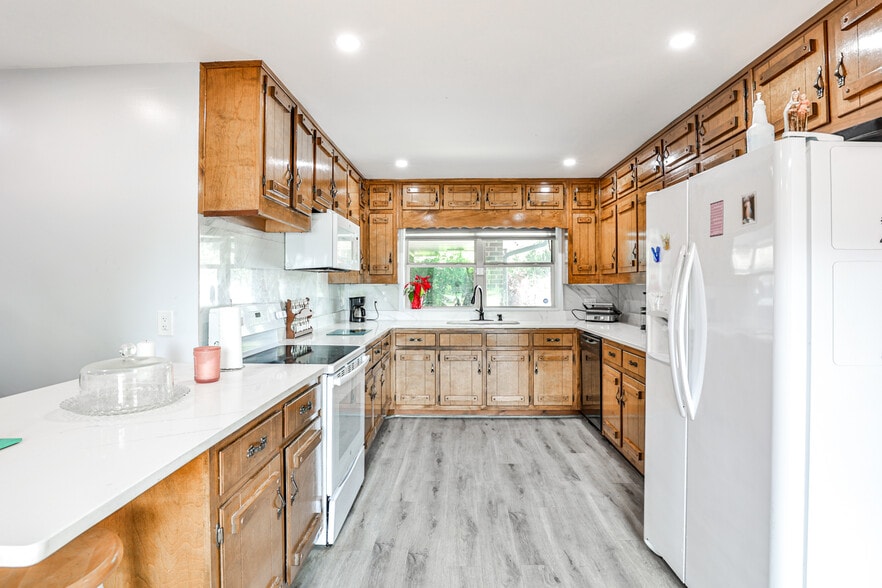 More Photos Of 2332 Old Covington Hwy, Conyers Office Residential For Sale