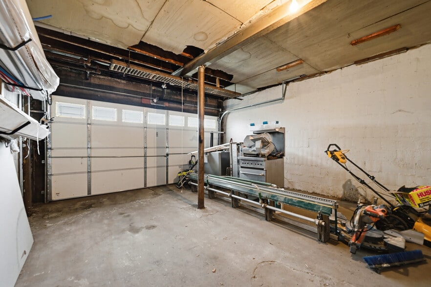 More Photos Of 350 Center Ave, Pittsburgh Office For Sale