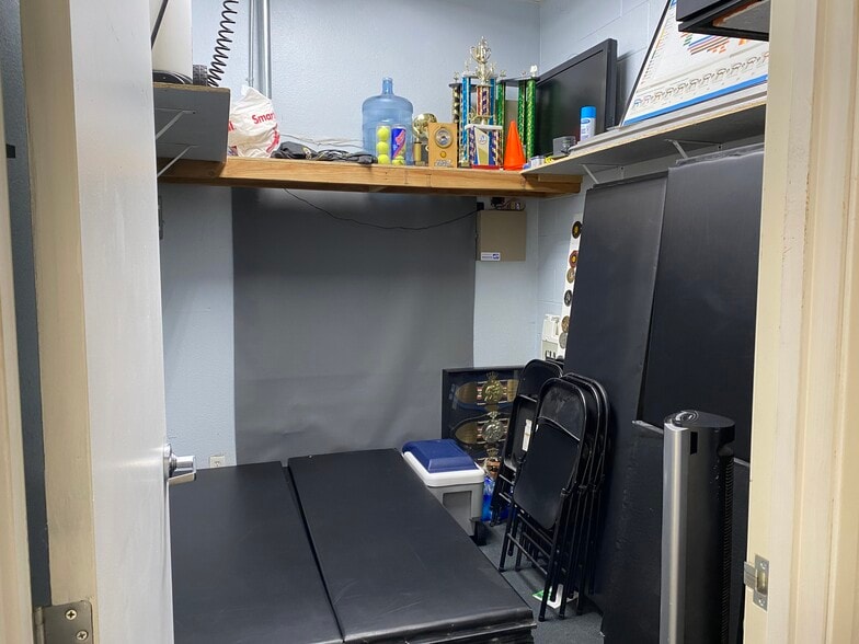 More Photos Of 443-457 W Foothill Blvd, Monrovia Storefront Retail Office For Lease