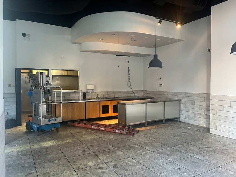 More Photos Of 74 Dekalb Avenue, Brooklyn Apartments For Lease