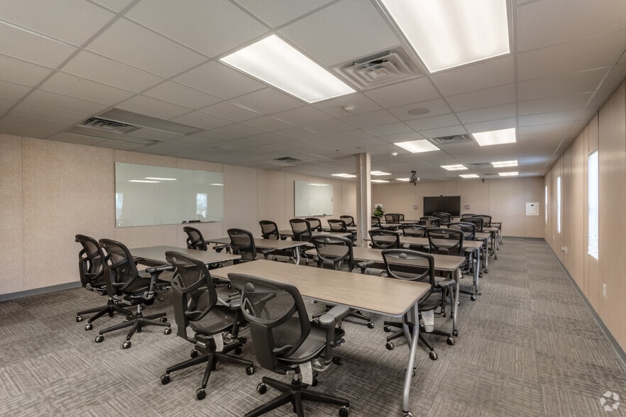 More Photos Of 11821 Telge Rd, Cypress Office For Sale