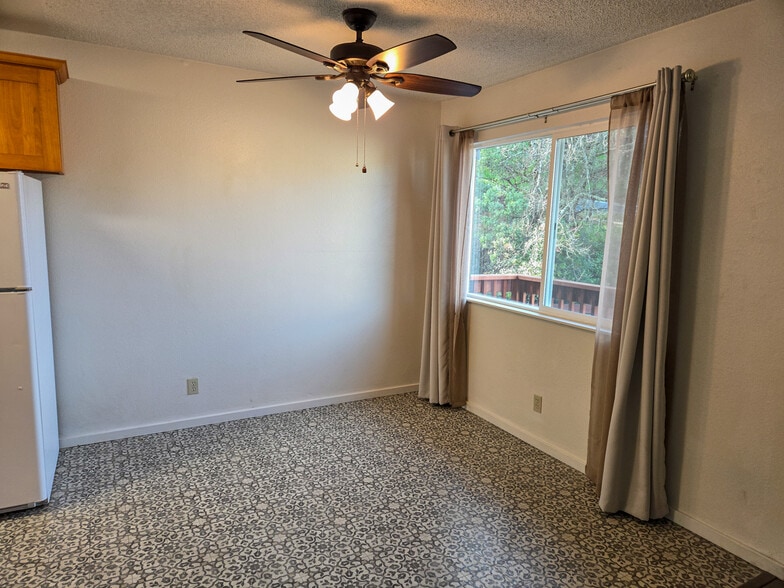 More Photos Of 2020 S Dora St, Ukiah Apartments For Sale